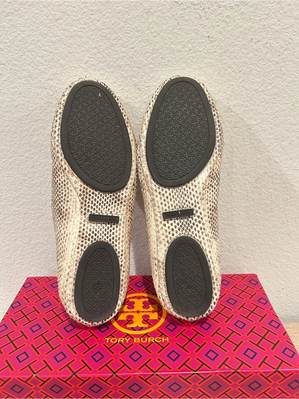 Tory Burch Minnie Travel Ballet Flats Cream Roccia Stamped Snake leather, Size 7